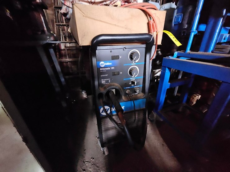 #8712-•-miller-millermatic-251-welder-image-4