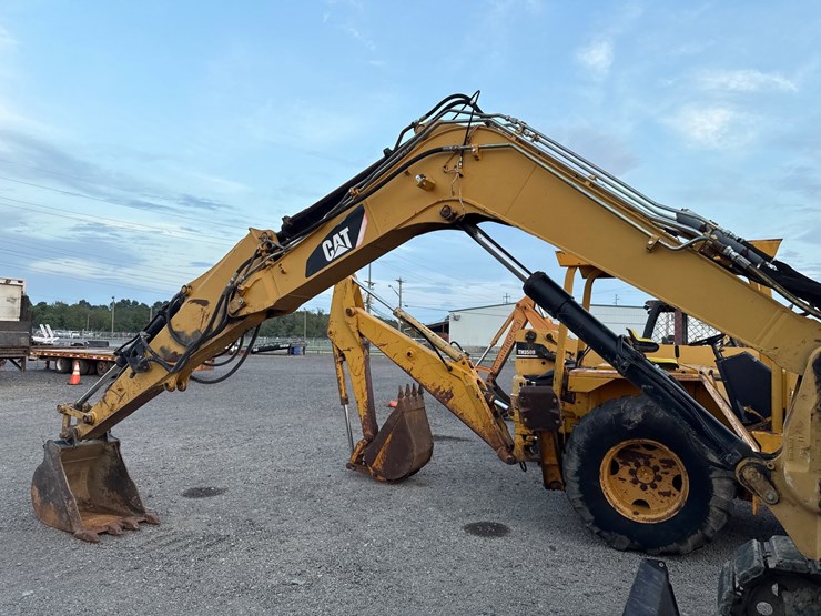 caterpillar-308d-image-12