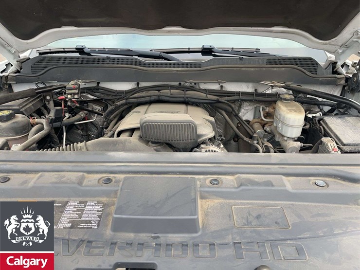 2015-chevrolet-silverado-2500hd-image-22