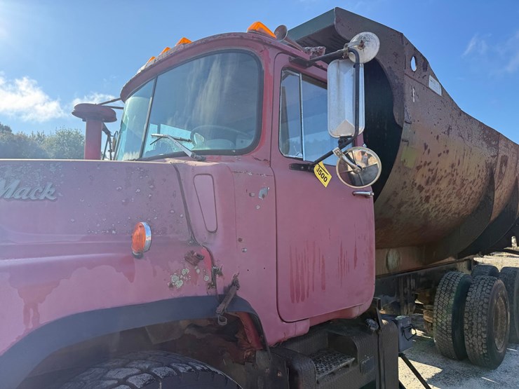 mack-dm685s-image-27