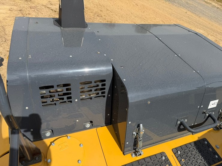 2024-deere-210g-lc-image-58