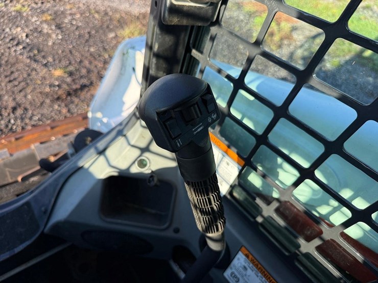 2018-bobcat-s550-image-18