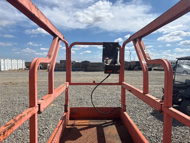 jlg-1932e2-image-18
