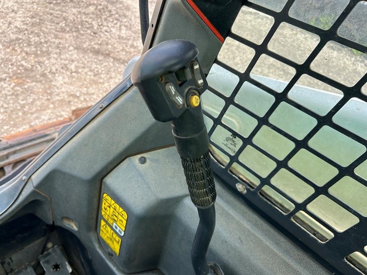 2021-bobcat-t62-image-25