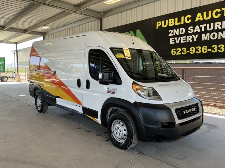 2020-dodge-2500-image-2