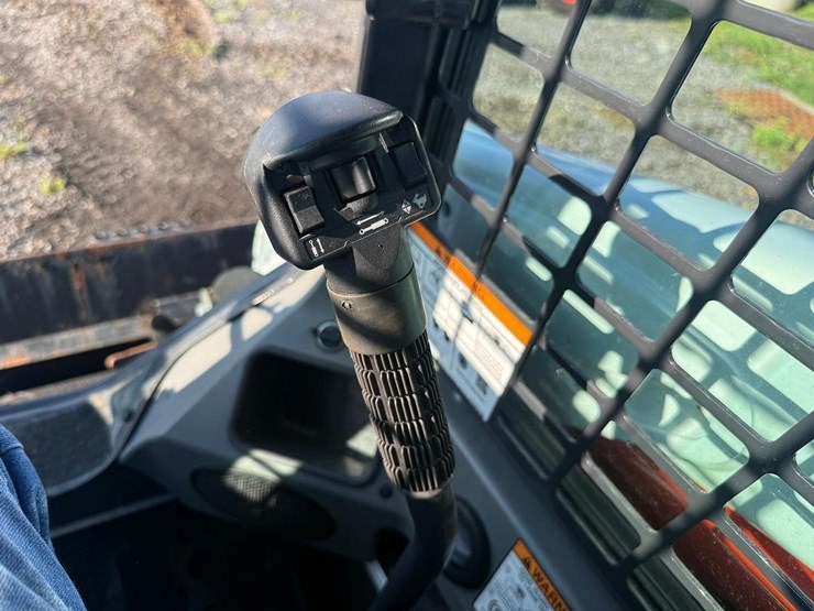 2018-bobcat-s550-image-19