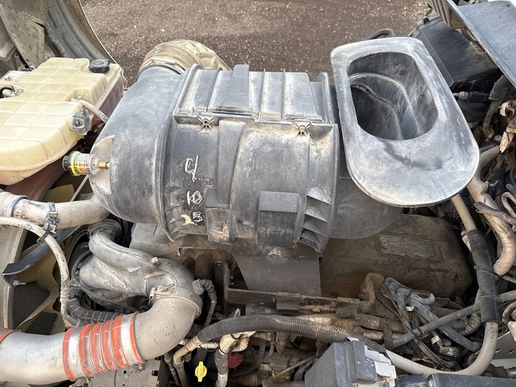 2013-kenworth-t660-image-21