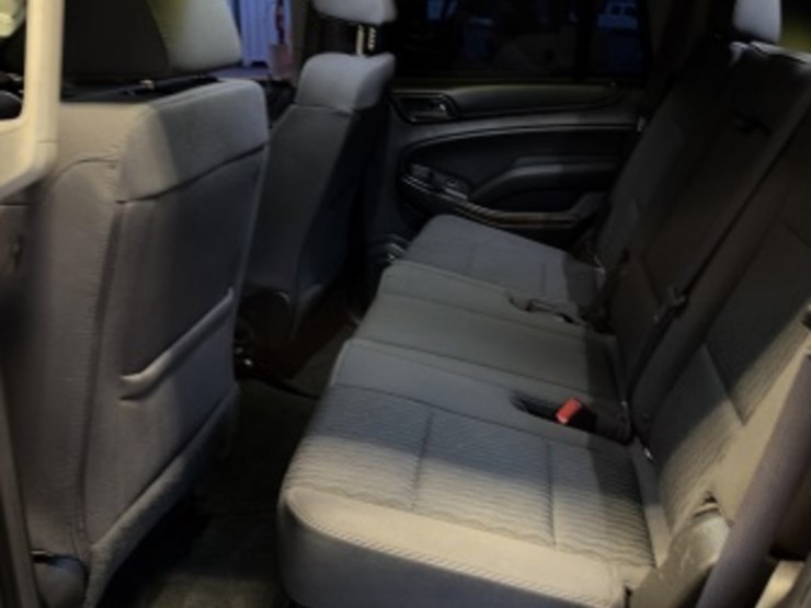 2016-chevrolet-tahoe-image-25