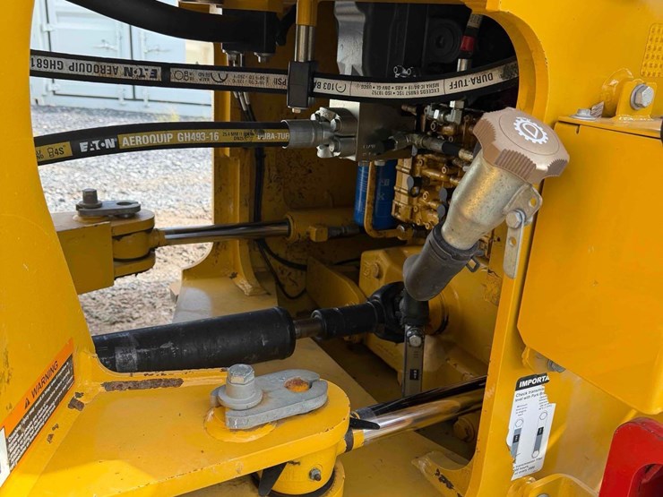 2022-deere-544-p-tier-image-13