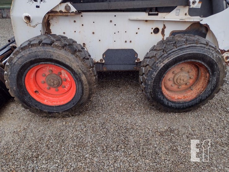 2009-bobcat-s300-image-15