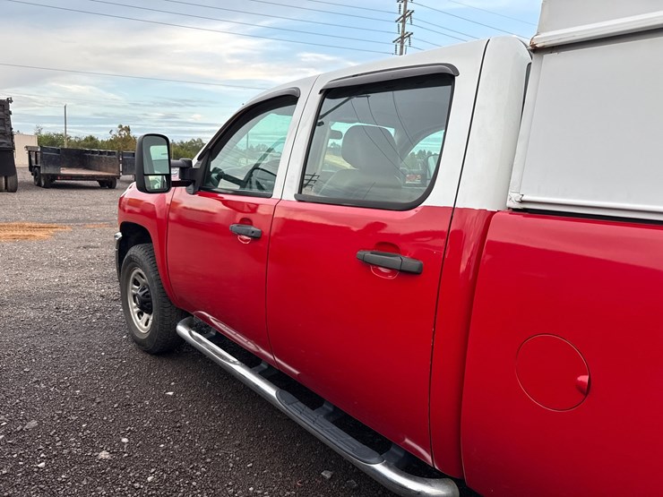 2013-chevrolet-3500-image-14