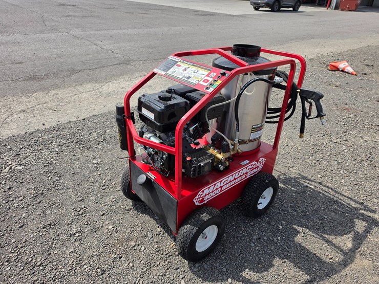 #2003-•-magnum-4000-series-hot-water-pressure-washer-w/-gas-engine,-no-batter-image-1