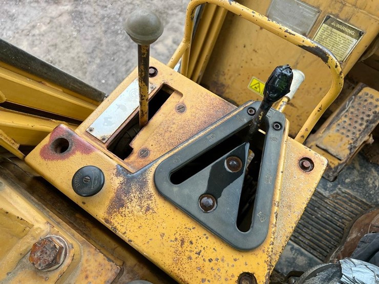caterpillar-953-image-19