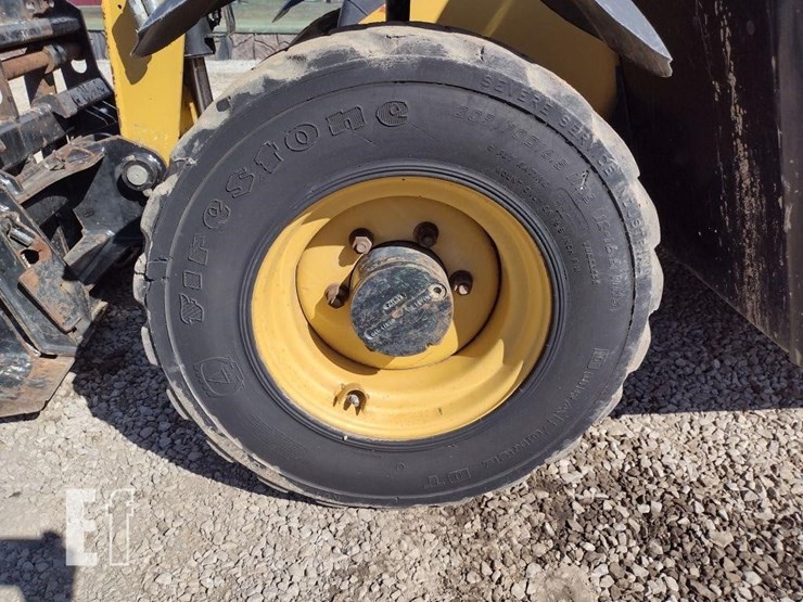 2011-caterpillar-th255-image-16
