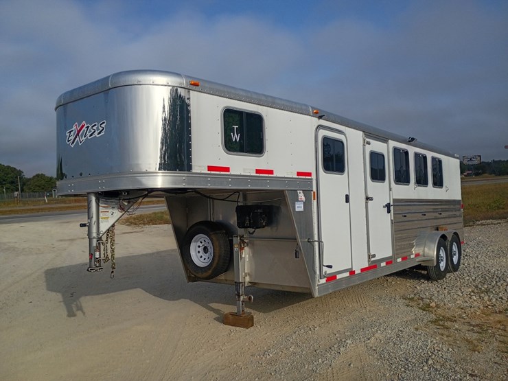 2012-custom-trailer-image-1