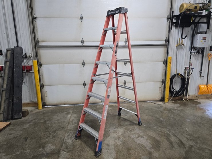 #9747-•-louisville-8'-step-ladder-image-1