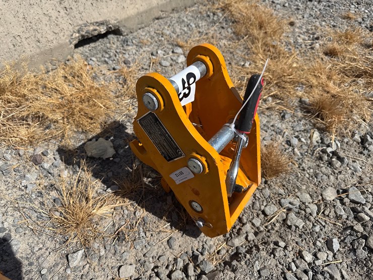 #93-•-giyi-gy-k302-excavator-quick-hitch-inv#55112-image-1