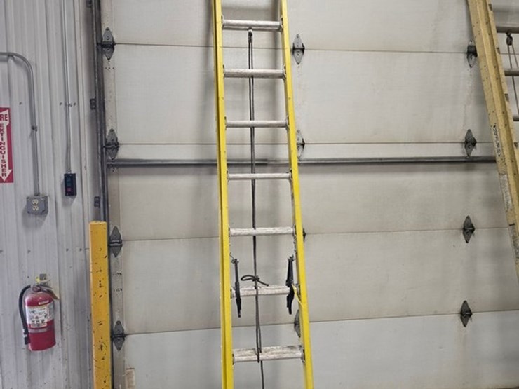 #9741-•-louisville-20'-extension-ladder-image-2