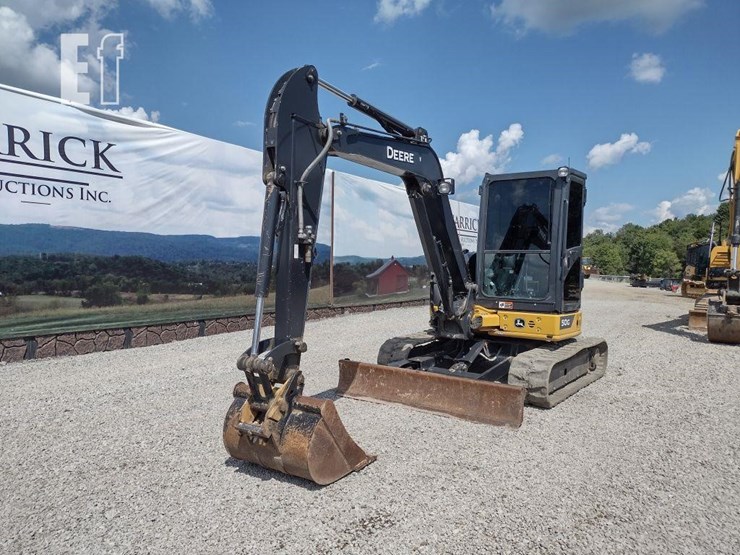 2022-deere-50g-image-38