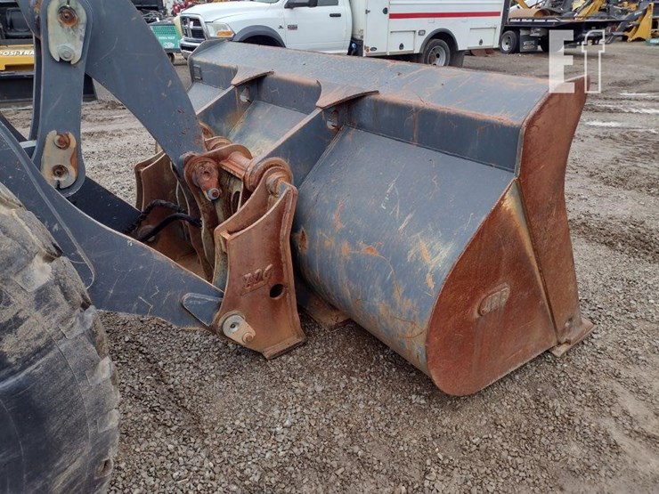 2006-deere-444j-image-24
