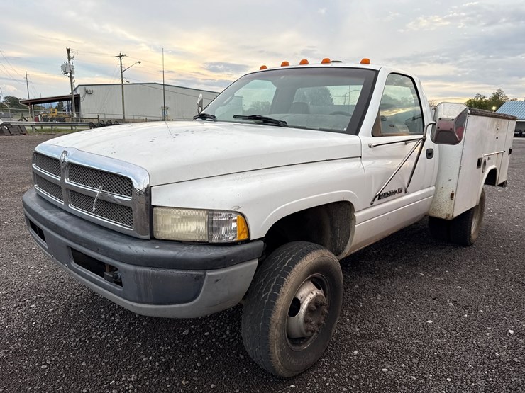 1997-dodge-ram-3500-image-1