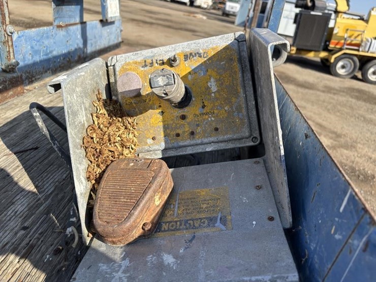 up-right-sl-20d-scissor-lift-image-8