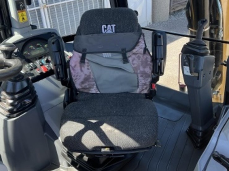 2019-caterpillar-420f2-it-image-22