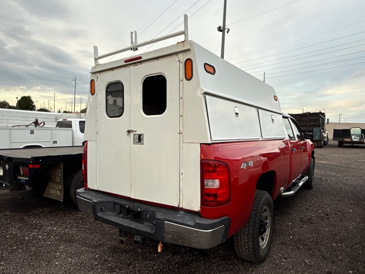 2013-chevrolet-3500-image-10
