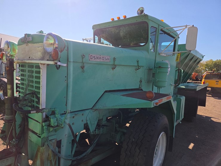 #3410-•-1974-oshkosh-p2025-1e1-plow-truck-image-18