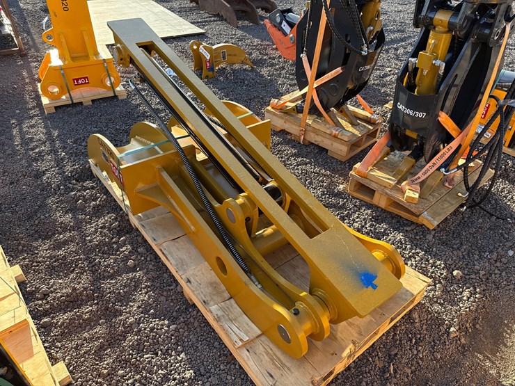 caterpillar-320-image-3