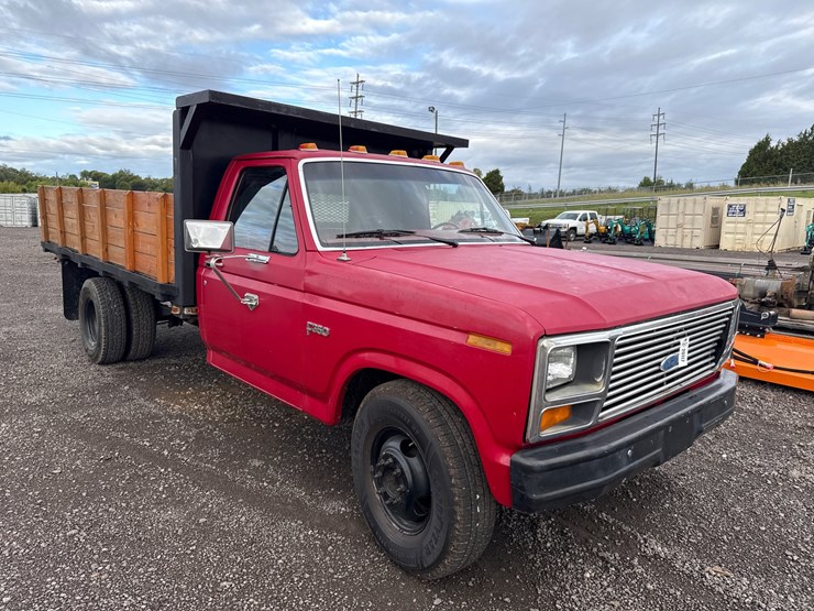 1982-ford-f350-image-3