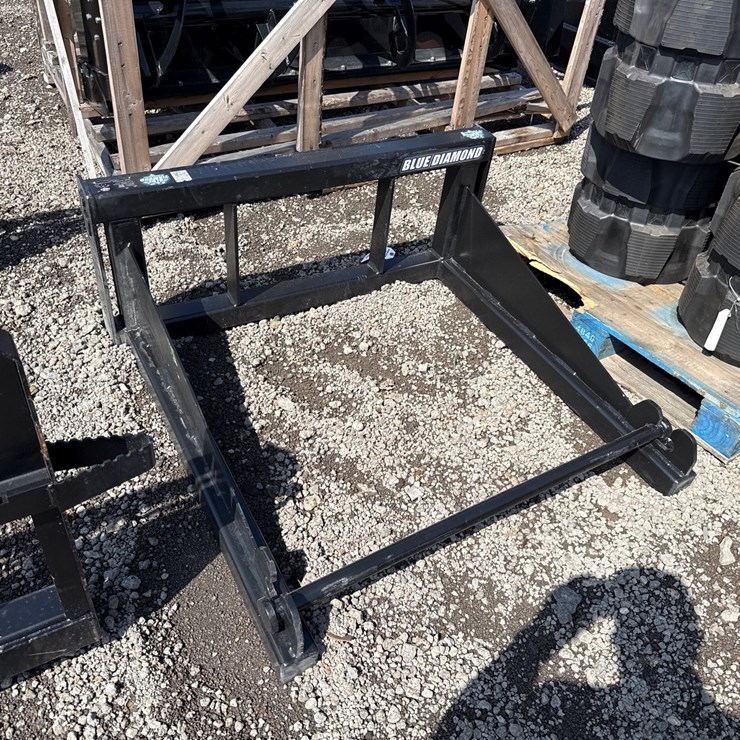 #2051 • BLUE DIAMOND SKID STEER WIRE SPOOL UNROLLER