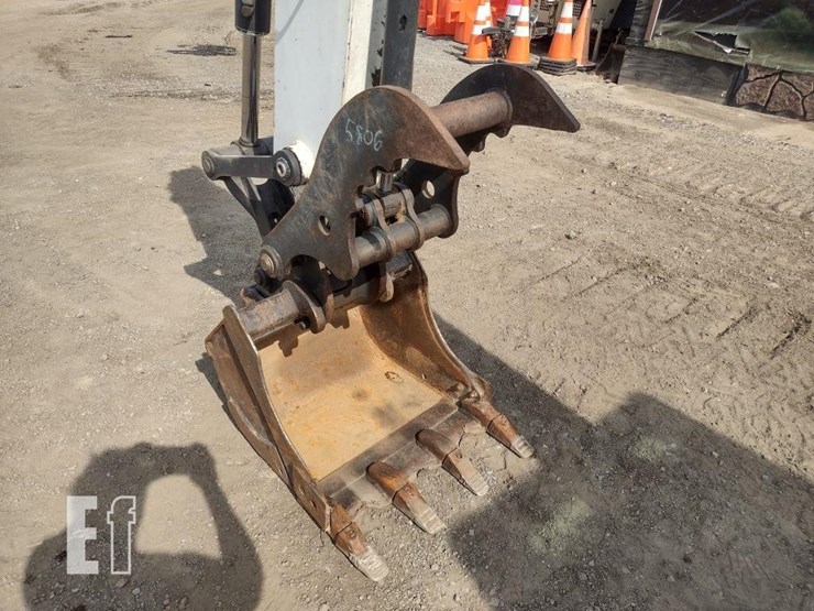 2012-bobcat-e35-image-23