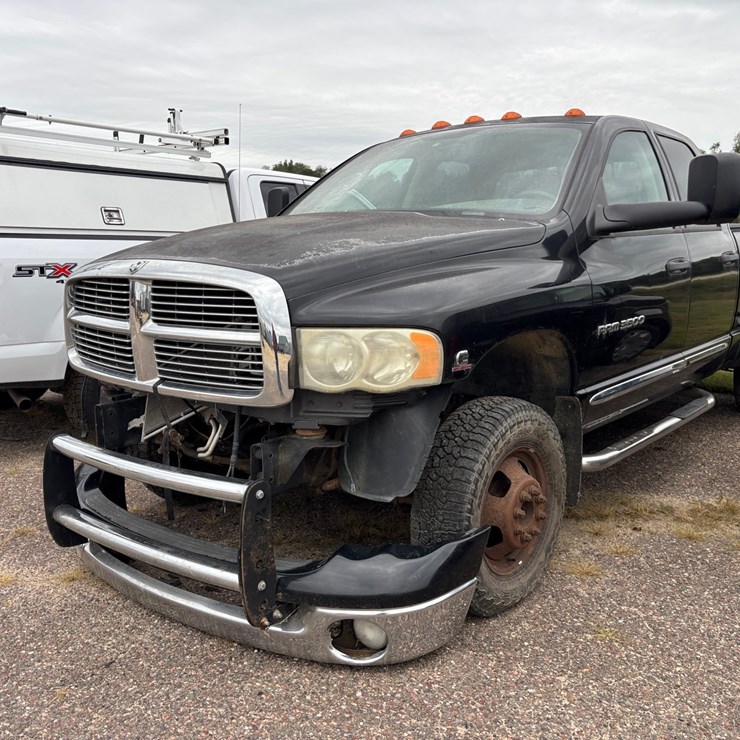 2004 DODGE 3500