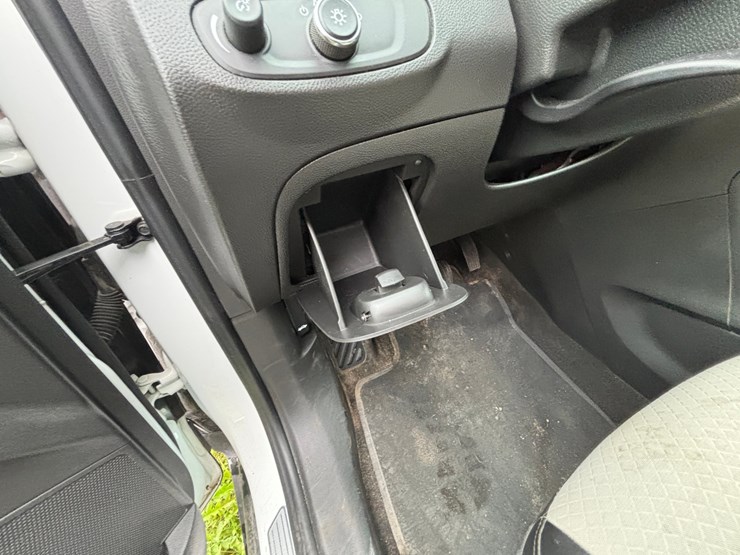 2021-buick-encore-image-50
