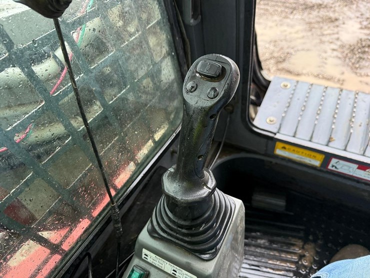 2012-takeuchi-tl250-image-26