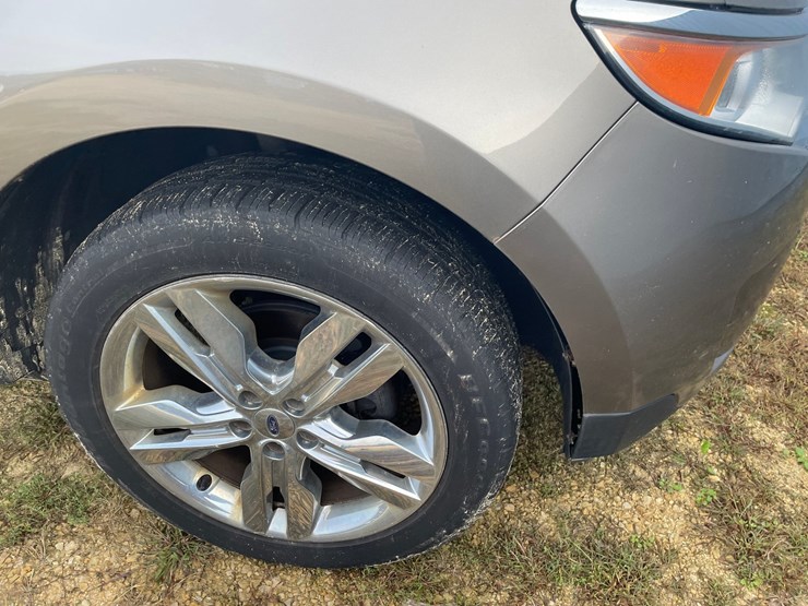 2012-ford-edge-image-12
