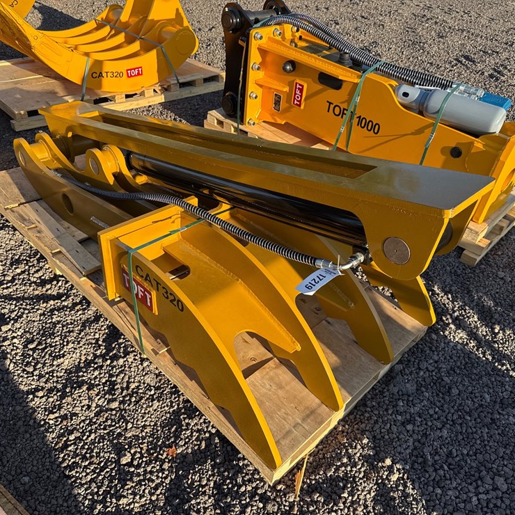 CATERPILLAR 320