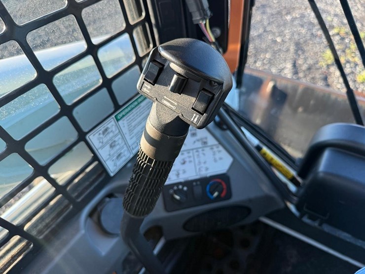 2017-bobcat-s550-image-20