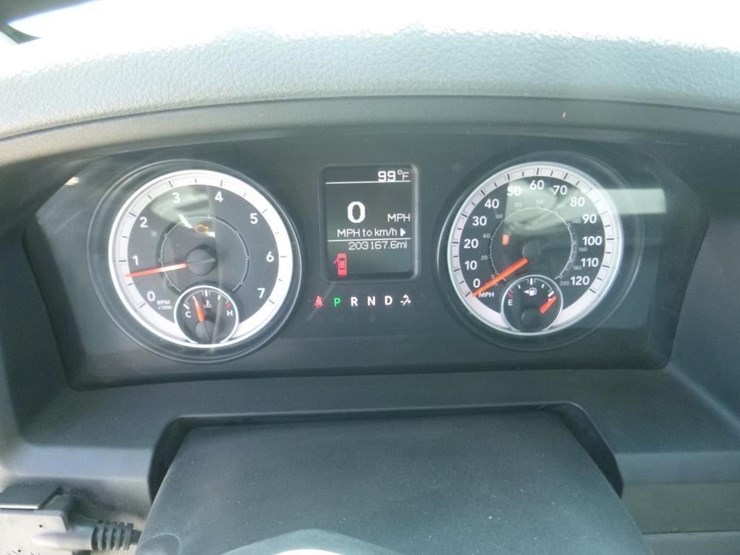 2016-dodge-1500-image-14