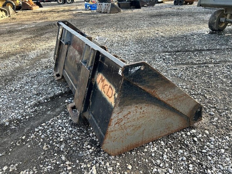 76”-skid-steer-tooth-bucket-image-4