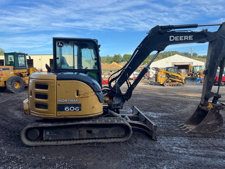 2017-deere-60g-image-8