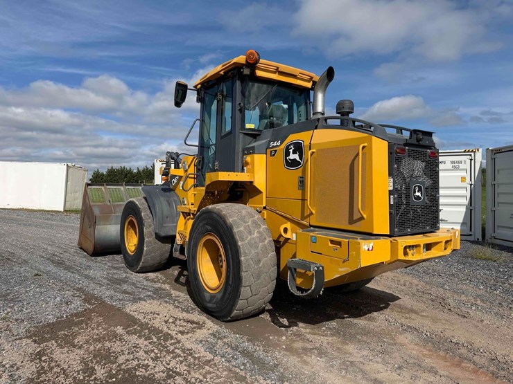2022-deere-544-p-tier-image-3