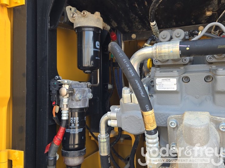 2019-deere-210g-lc-image-41