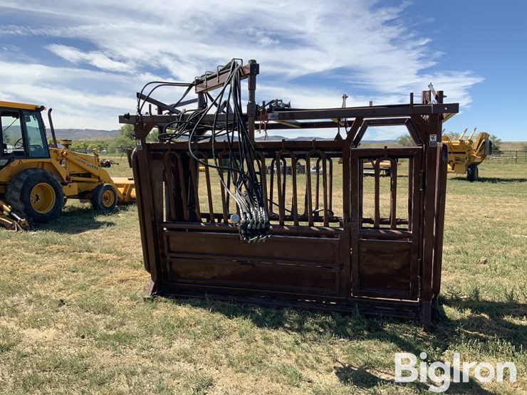 hi-qual-hydraulic-squeeze-chute-image-8
