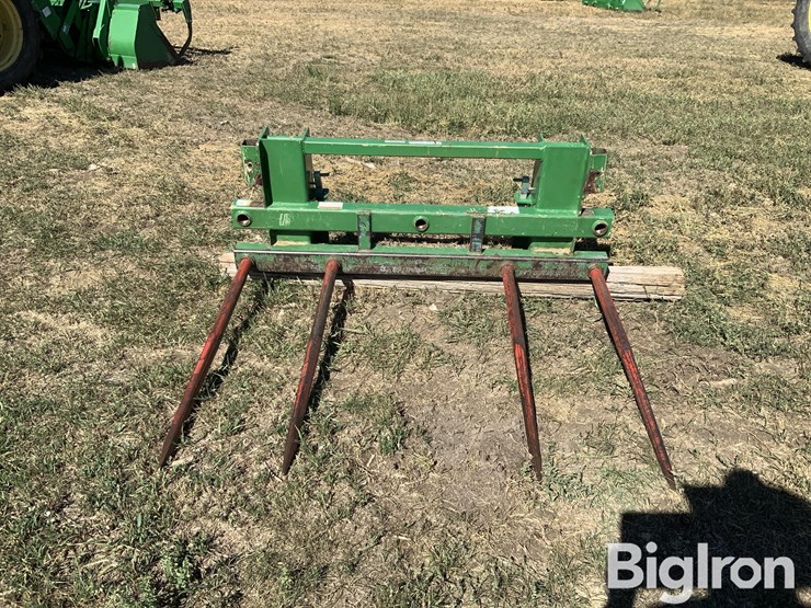 worksaver-tractor-loader-bale-spear-attachment-image-2