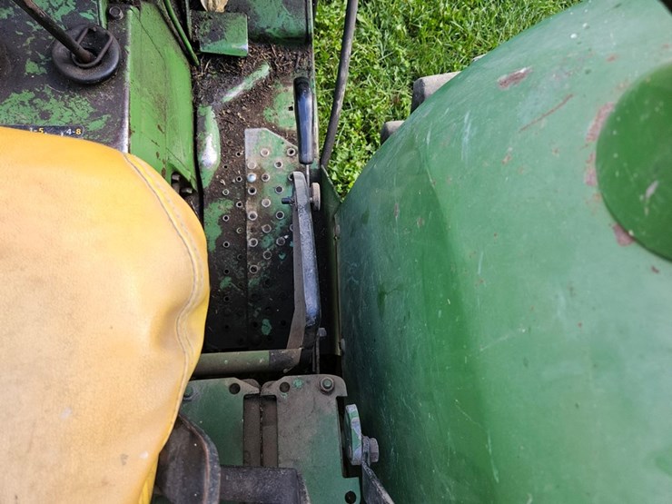 john-deere-2440-image-19