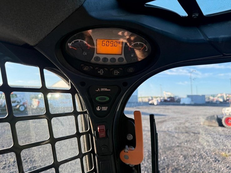 2017-bobcat-s550-image-22