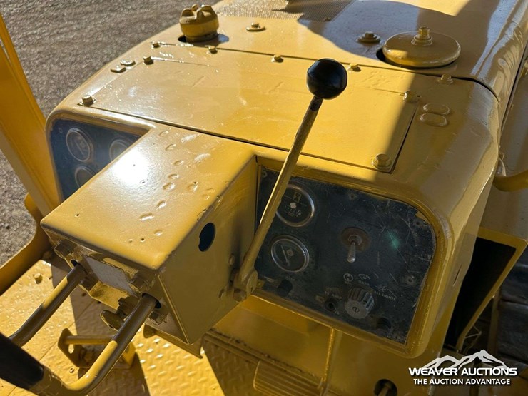 caterpillar-d6d-image-13