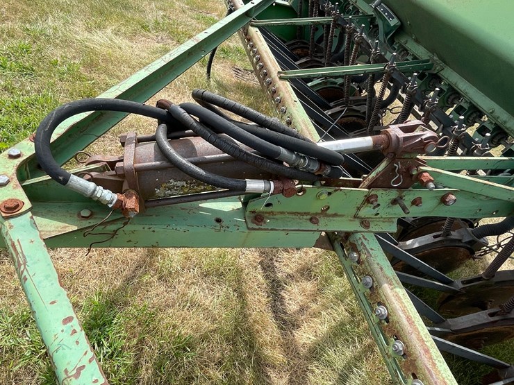 john-deere-12-image-28